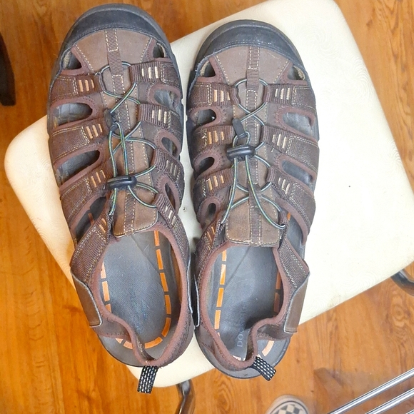 Men's Brown Docker's Sandals - Picture 7 of 8